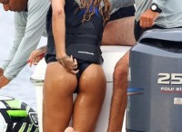 Rihanna+Cara+fun+yacht+wFhnPbce8rfl